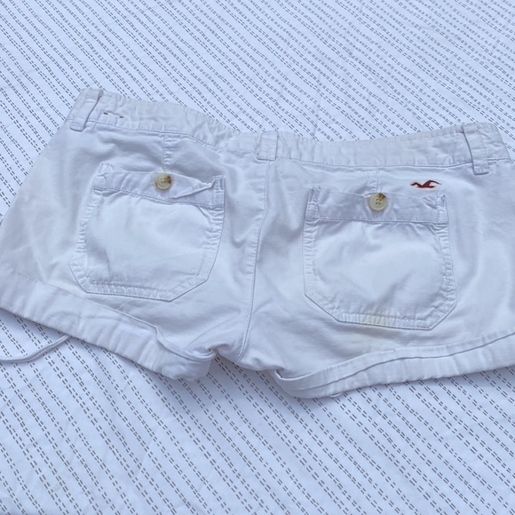 Hollister.
Size 3 - Picture 2 of 5